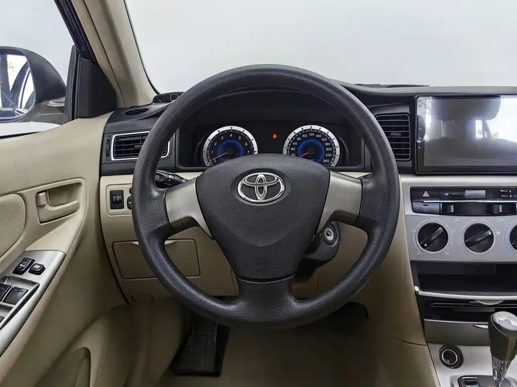 Toyota Corolla 2015 — фото 11