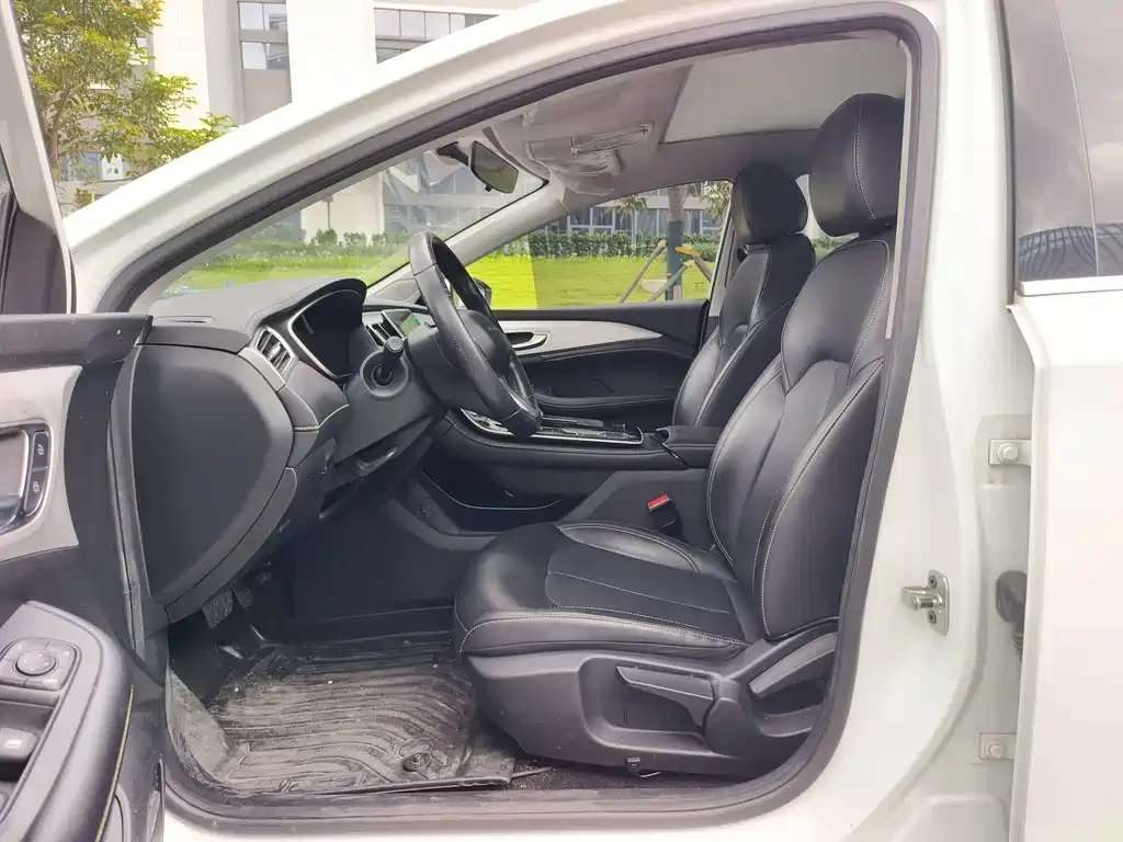 Roewe i6 MAX New Energy 2023 — фото 4