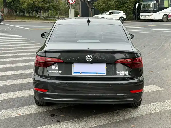 Volkswagen Sagitar 2022