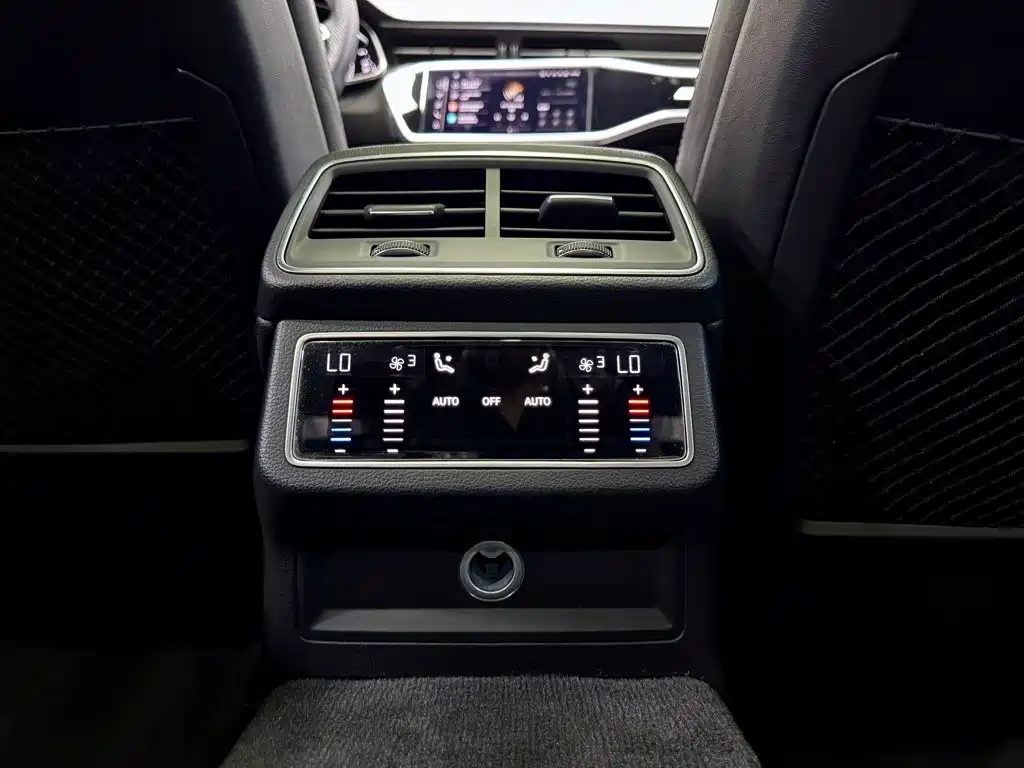 Audi A6L 2021 — фото 23