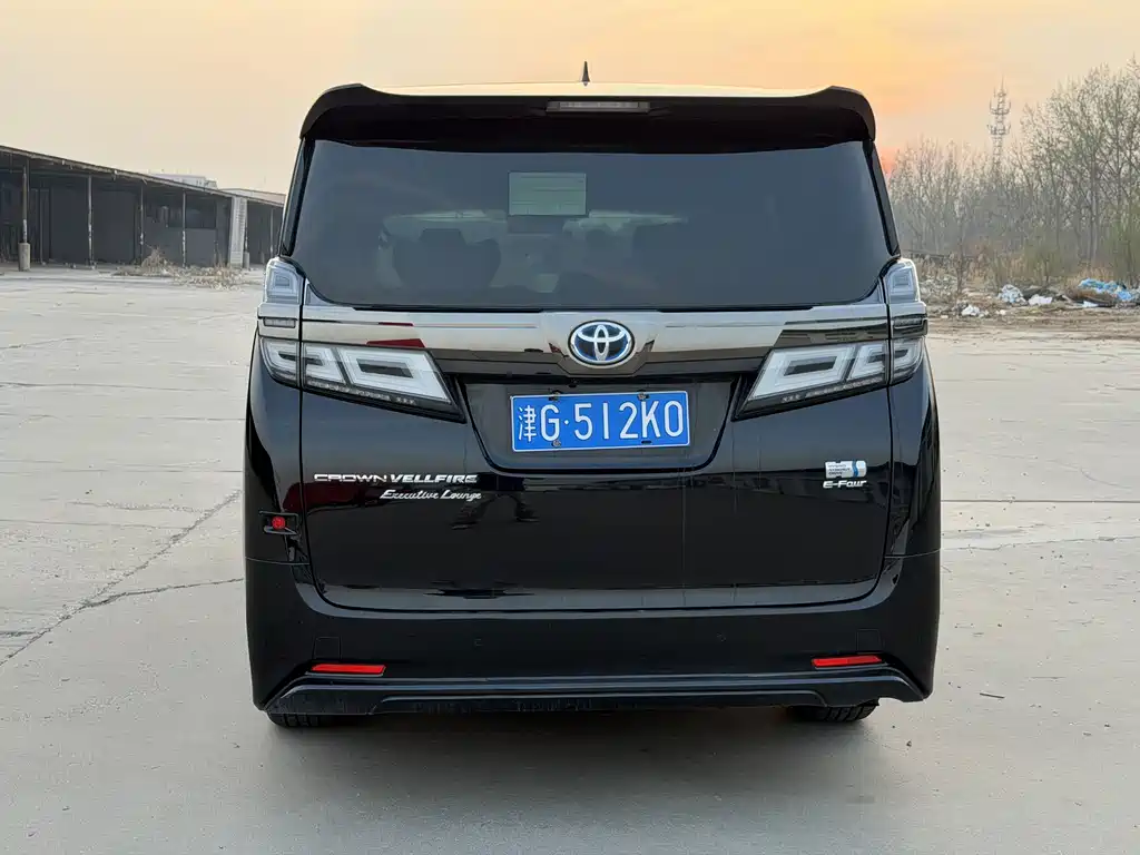 Toyota Vellfire 2023 — фото 8