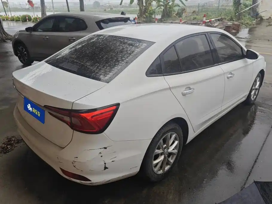 Roewe i5 2019