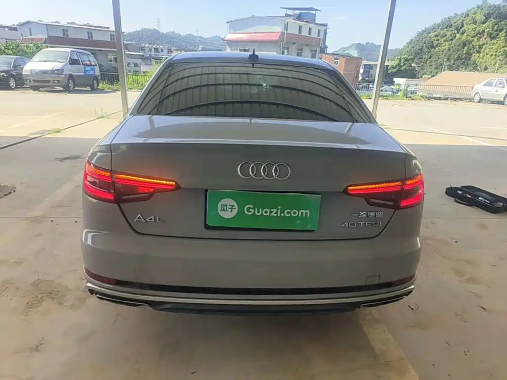 Audi A4L 2019