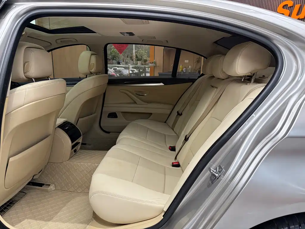 BMW 5 Series 2013 — фото 25