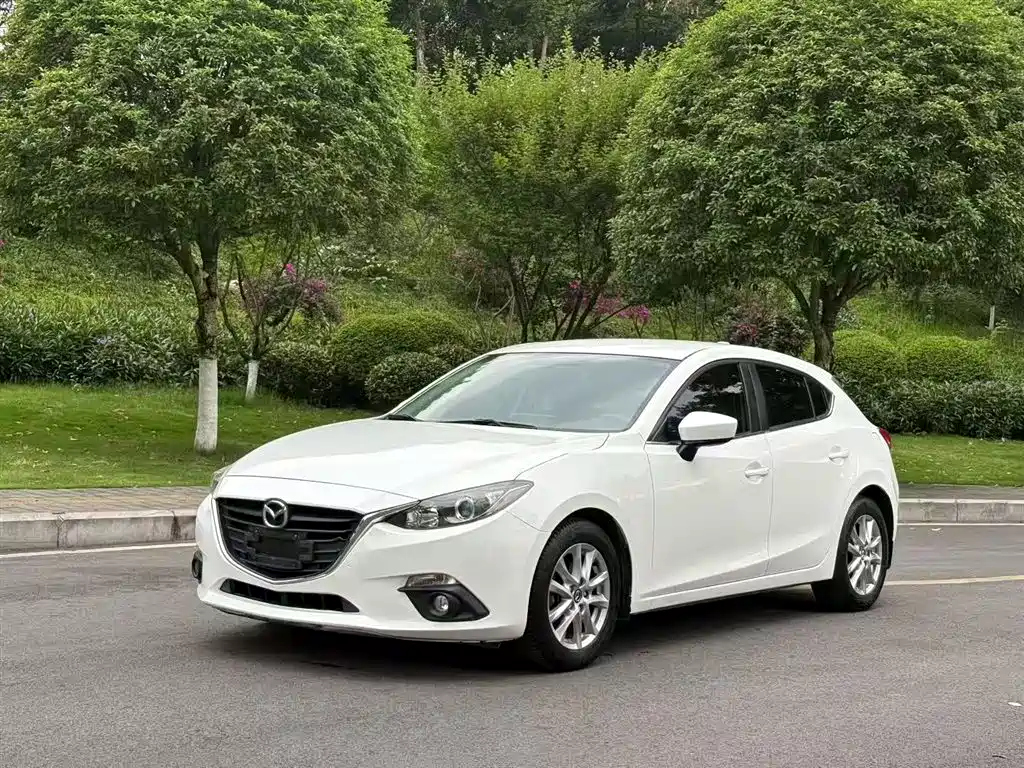 Mazda 3 Axela 2016 — фото 1