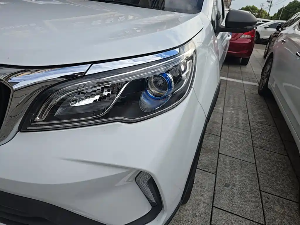 Geely Vision X3 2021 — фото 24