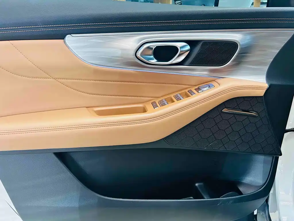 GAC Trumpchi GS8 2025 — фото 19