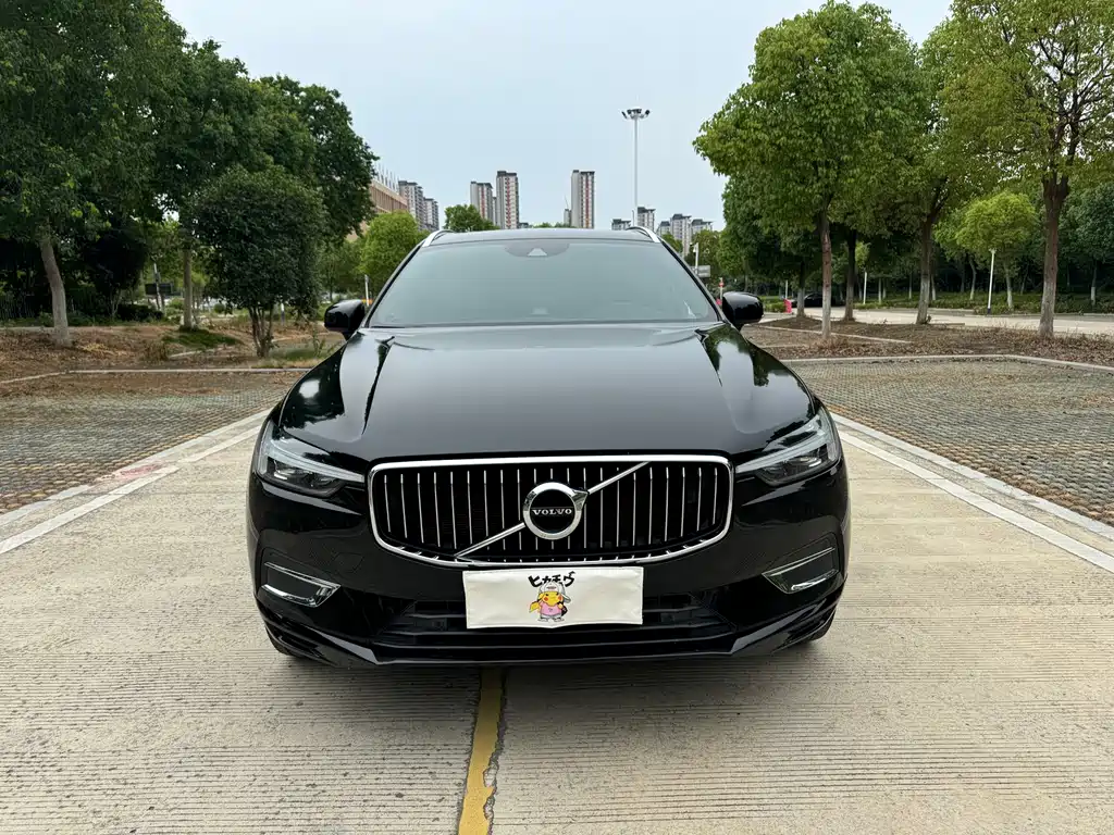 Volvo XC60 2021 — фото 2