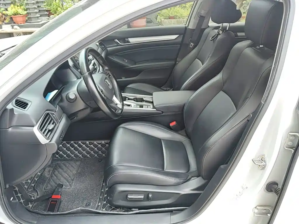 Honda Accord 2020 — фото 15