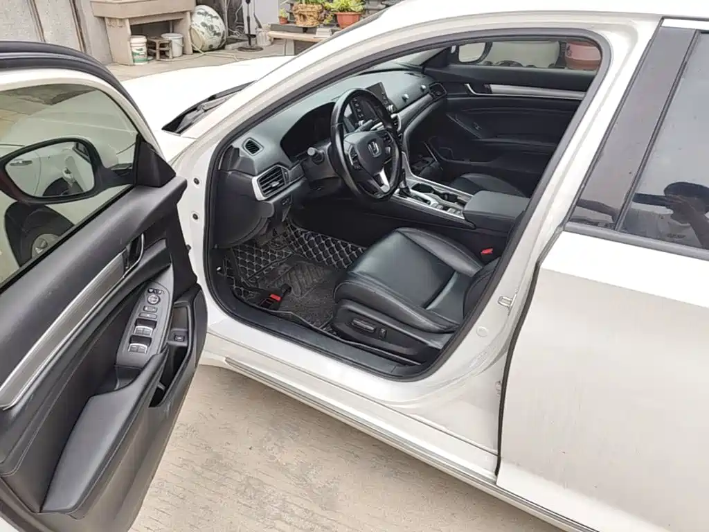 Honda Accord 2020 — фото 16