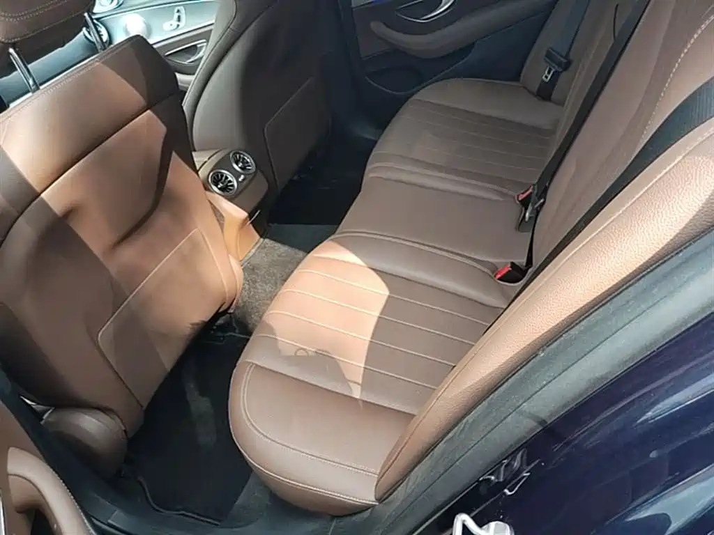 Mercedes-Benz E-Class 2020 — фото 17