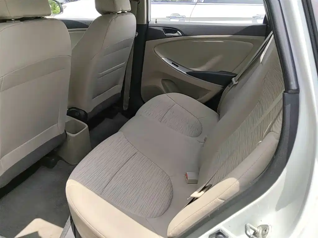Hyundai Verna 2016 — фото 17