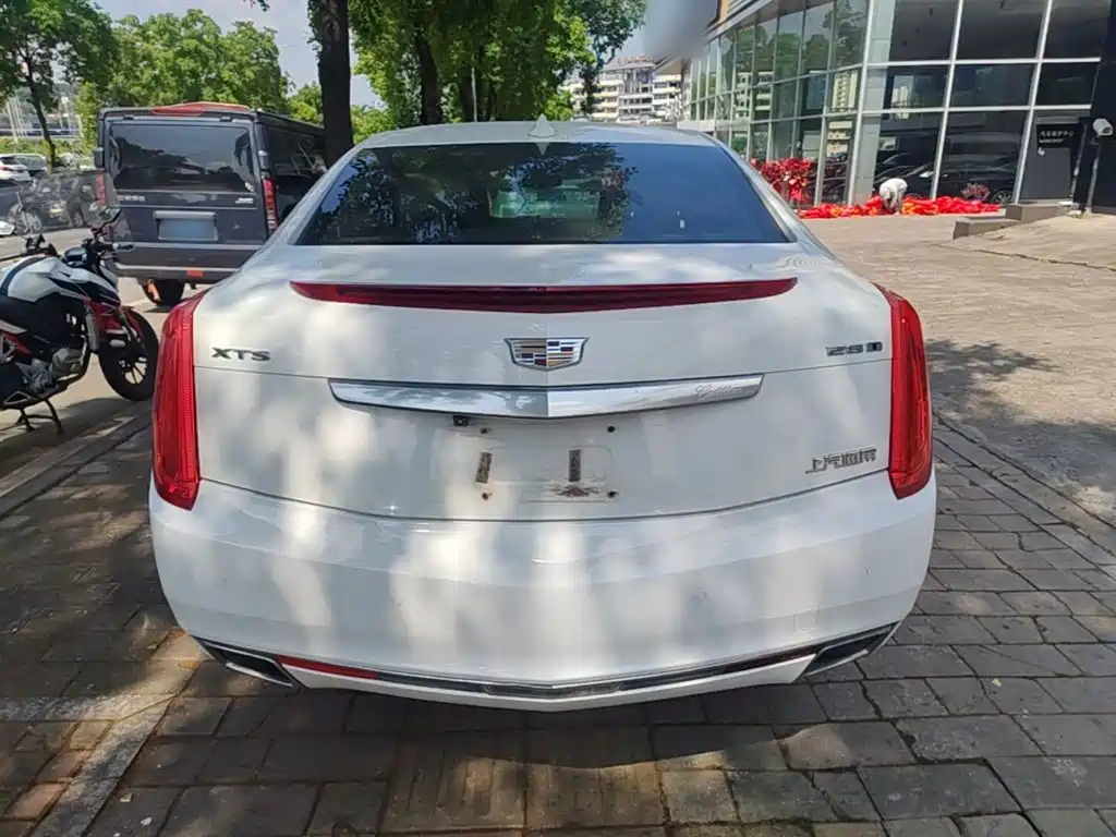 Cadillac XTS 2017 — фото 6