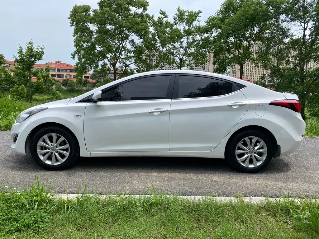 Hyundai Elantra Langdong 2017 — фото 4
