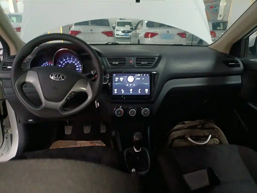 Kia K2 2015 — фото 10