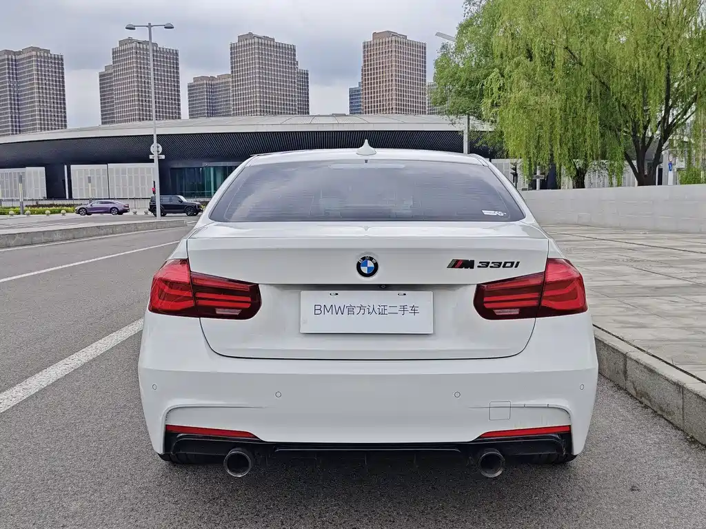 BMW 3 Series 2018 — фото 3