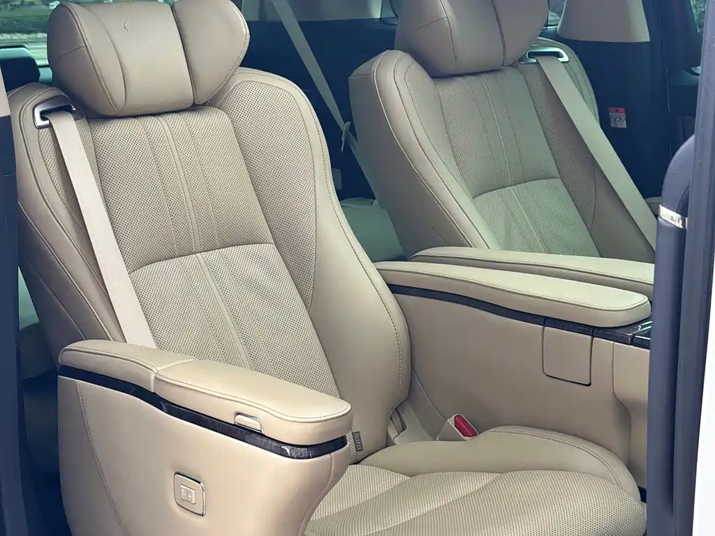 Toyota Vellfire 2023 — фото 6