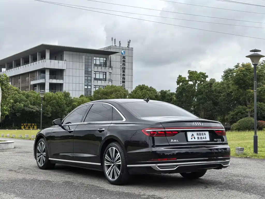 Audi A8 2020 — фото 18