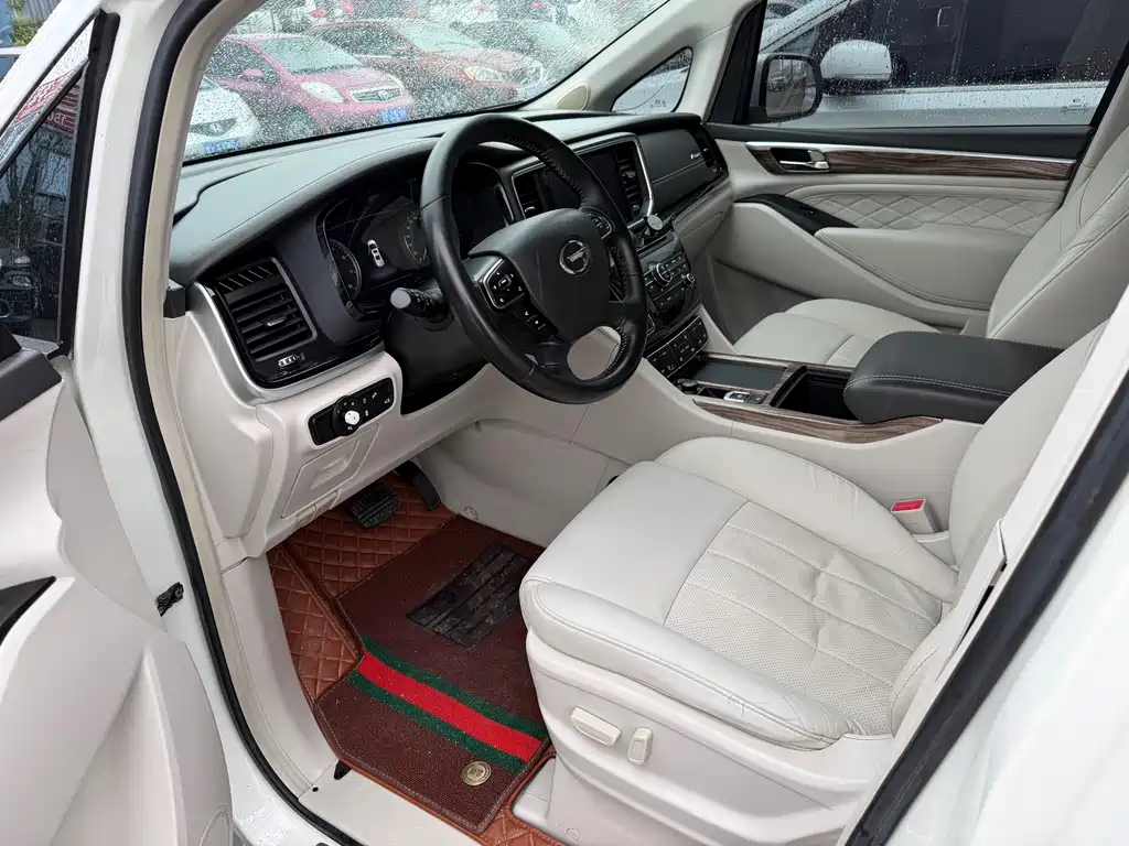 GAC Motor Trumpchi M8 2018 — фото 2