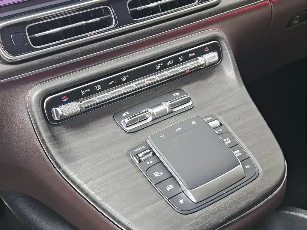 Mercedes-Benz V-Class 2025 — фото 14