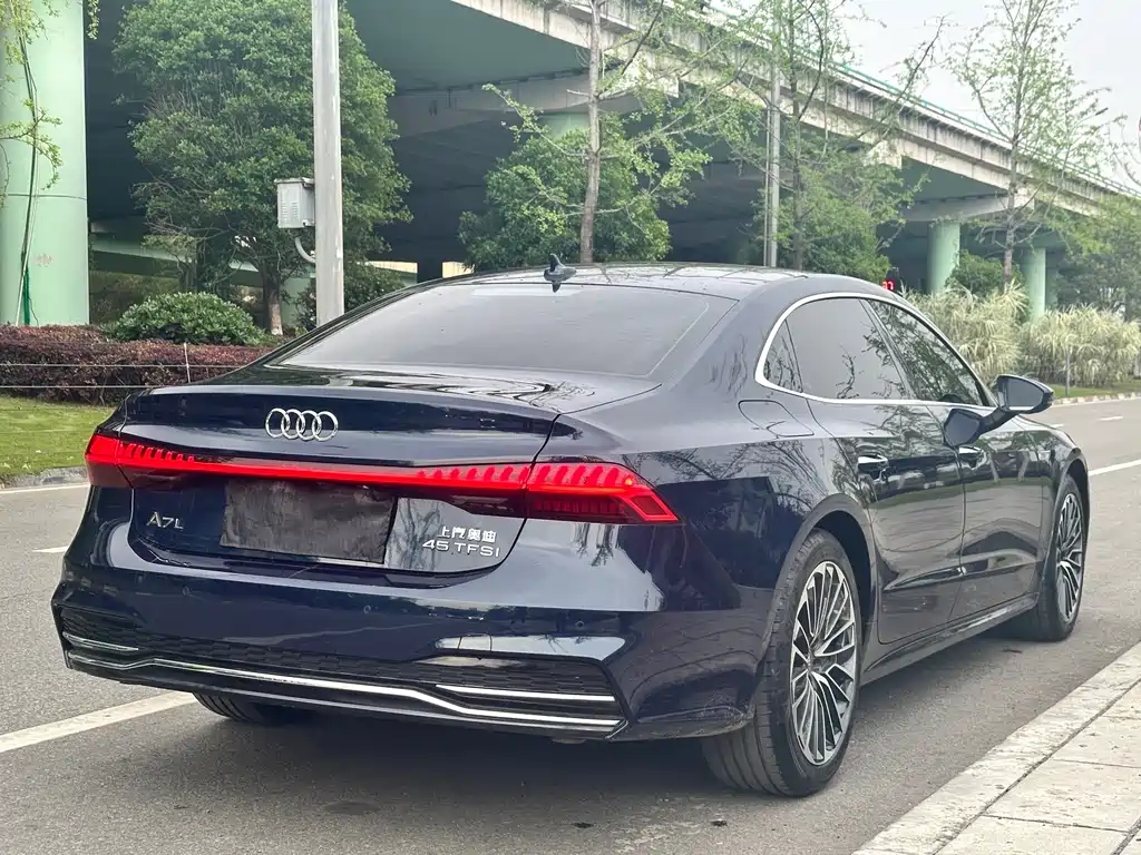 Audi A7L 2025 — фото 16