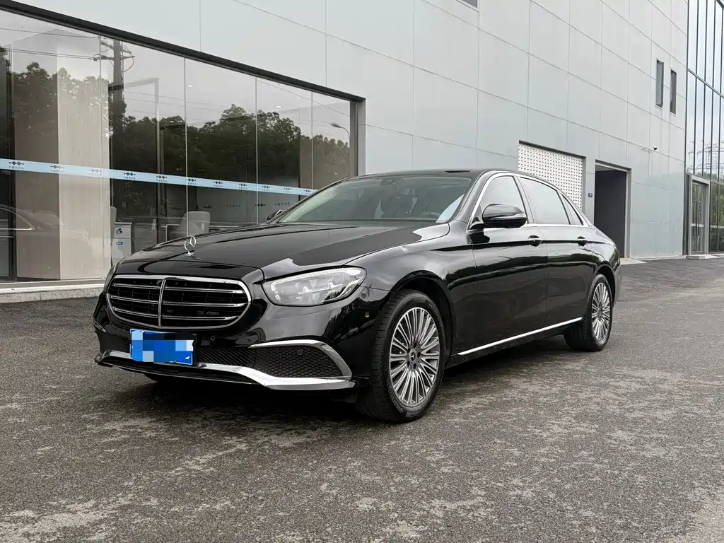 Mercedes-Benz E-Class 2023 — фото 1