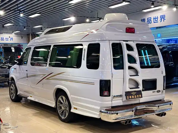 Ford E350 2011