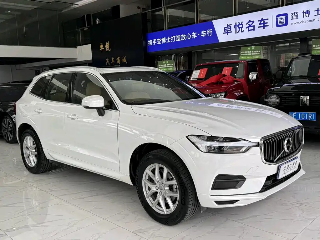 Volvo XC60 2018 — фото 6