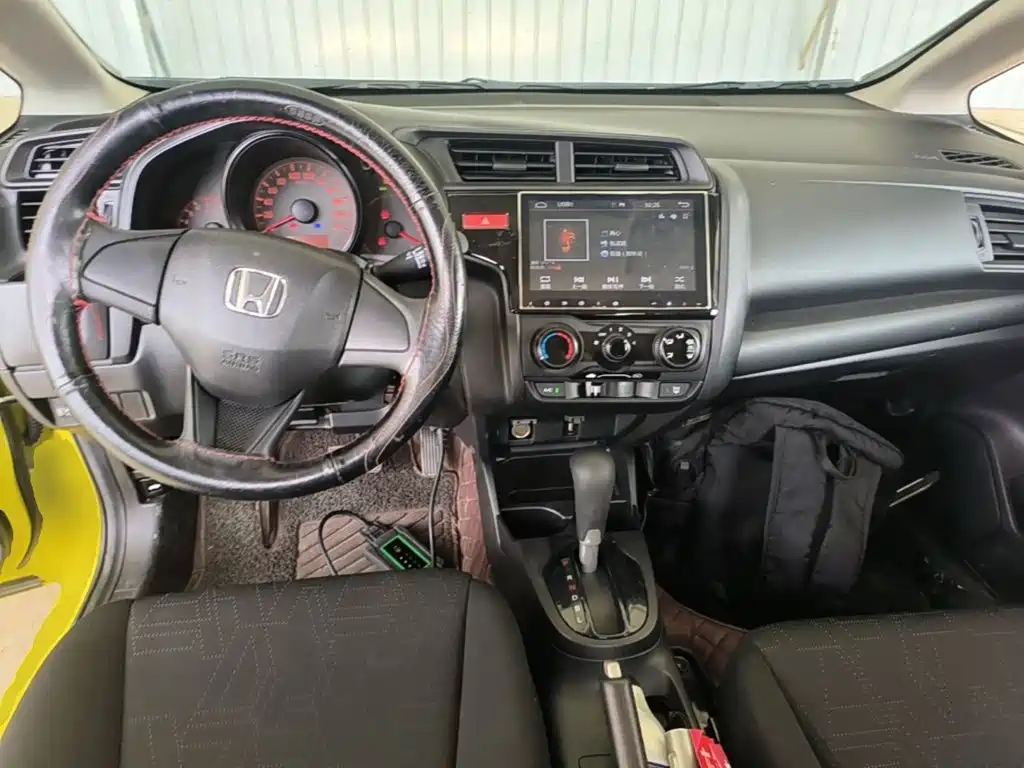 Honda Fit 2016 — фото 10