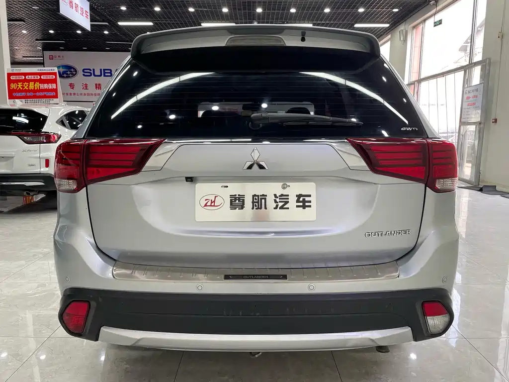Mitsubishi Outlander 2016 — фото 7