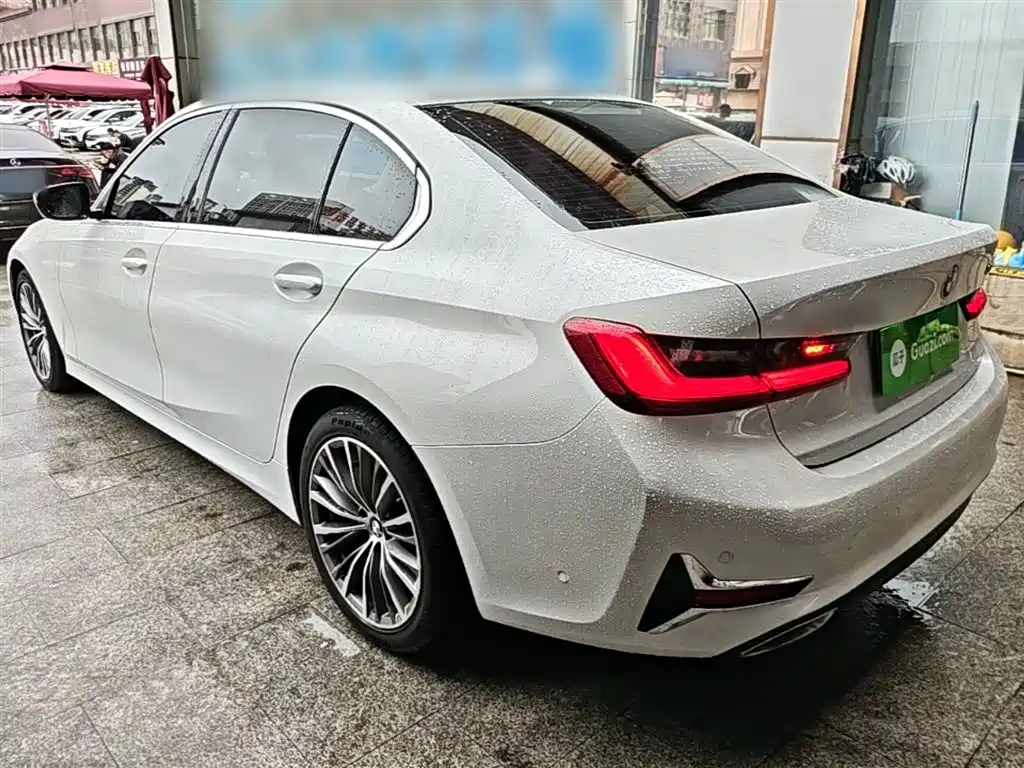 BMW 3 Series 2019 — фото 23