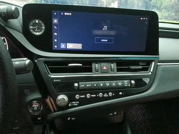 Lexus ES 2023