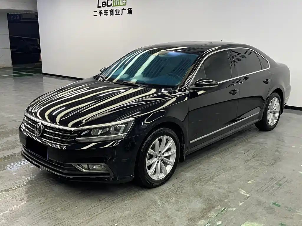 Volkswagen Passat 2017 — фото 1