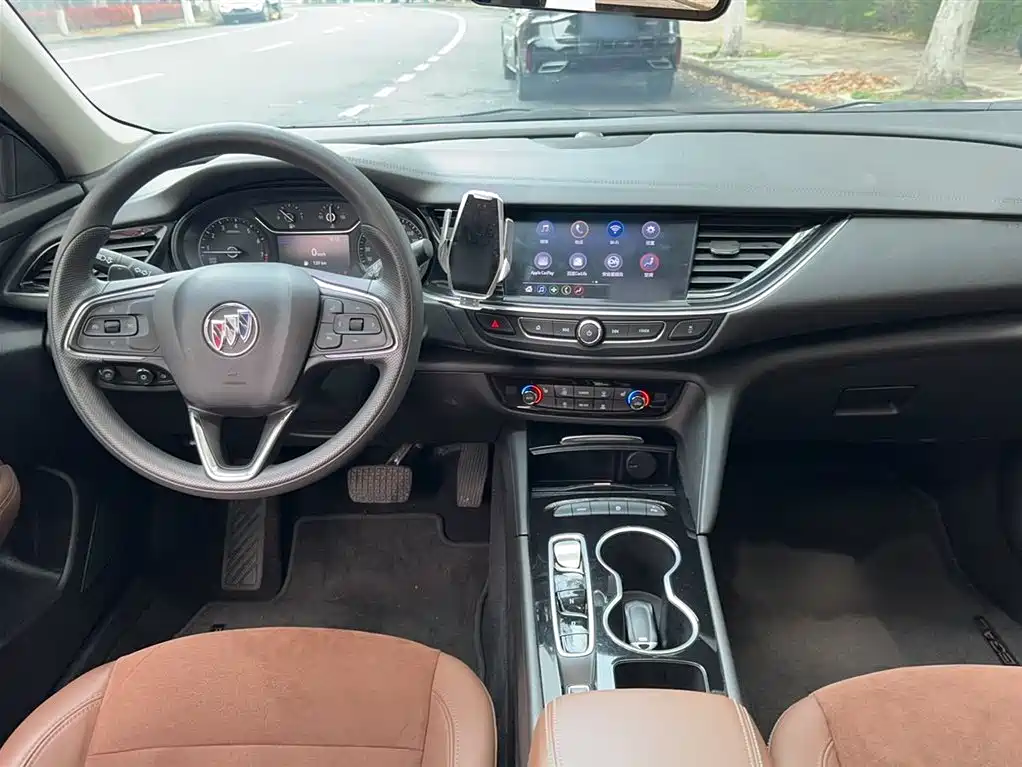Buick Regal 2023 — фото 10