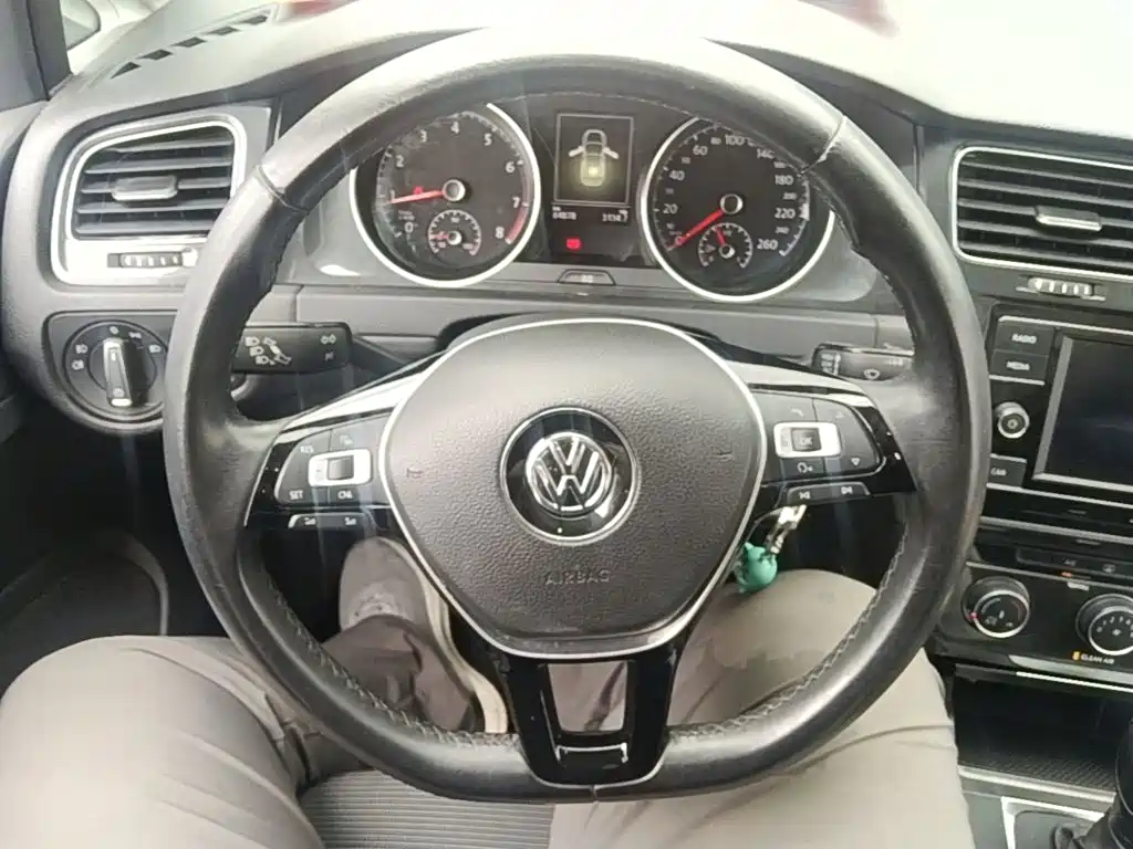 Volkswagen Golf 2018 — фото 11