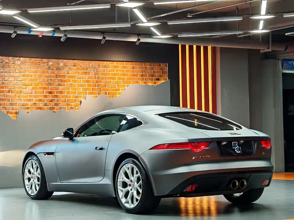 Jaguar F-TYPE 2015 — фото 10