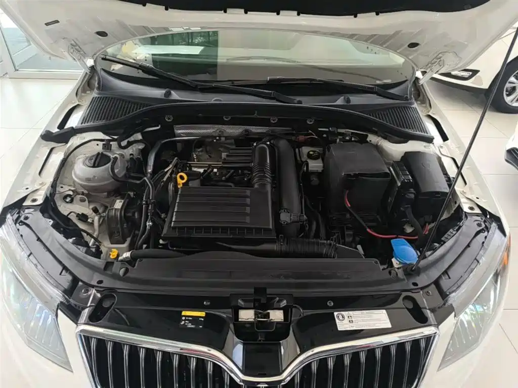 Skoda Octavia 2017 — фото 20