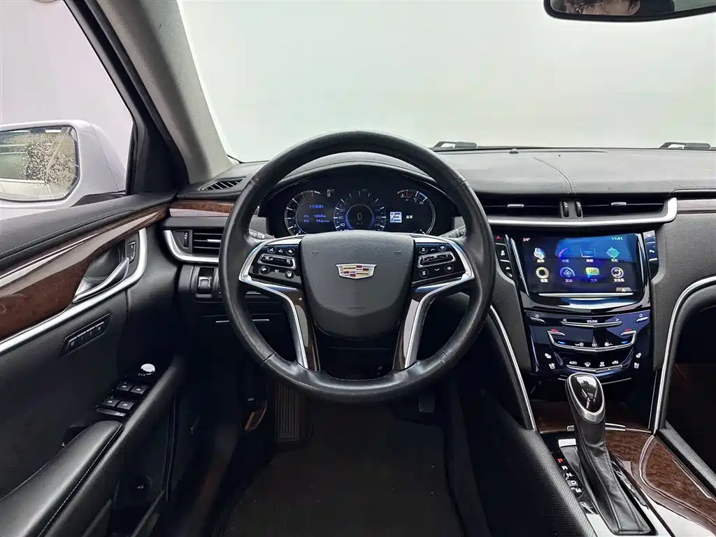 Cadillac XTS 2017 — фото 9