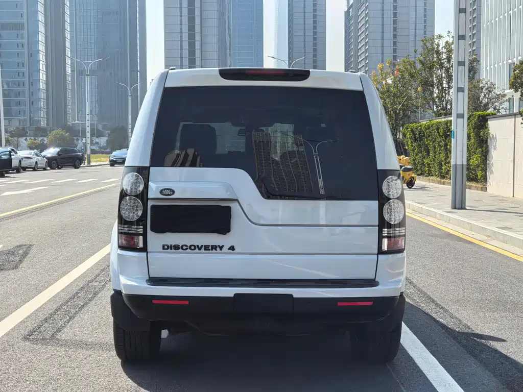 Land Rover Discovery 2015 — фото 8