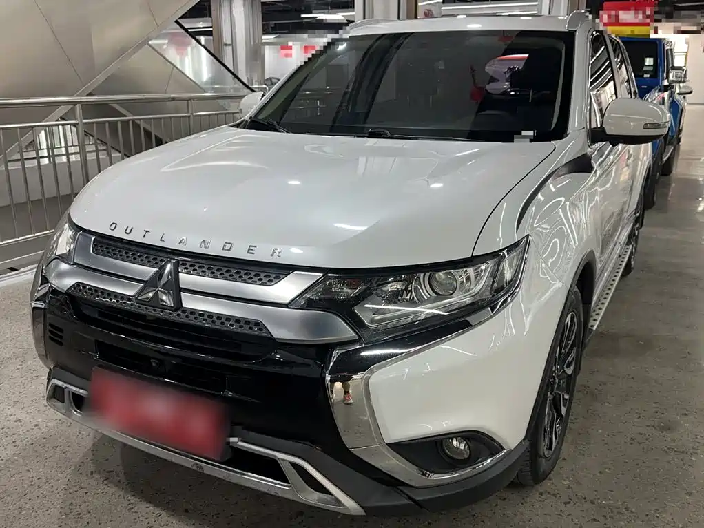Mitsubishi Outlander 2019 — фото 5