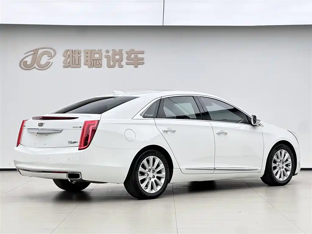 Cadillac XTS 2017 — фото 5
