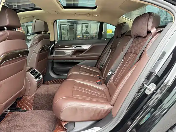 BMW 7 Series 2021