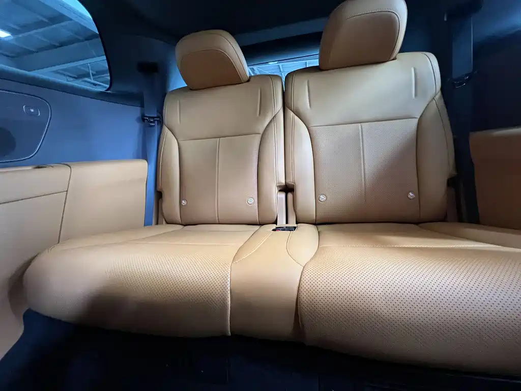 Li Auto i8 2025 — фото 13