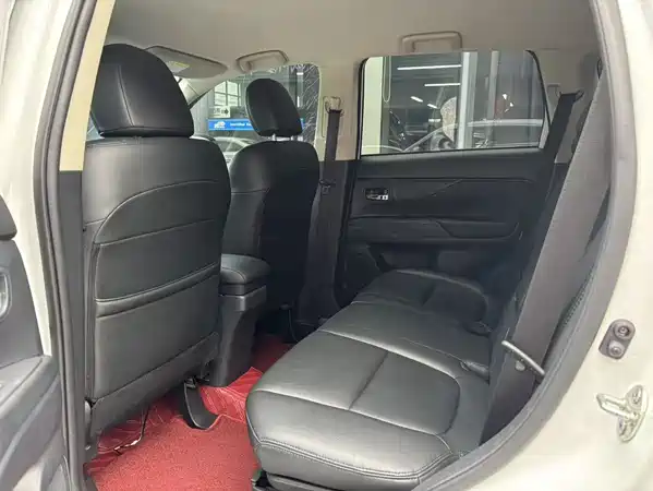 Mitsubishi Outlander 2021