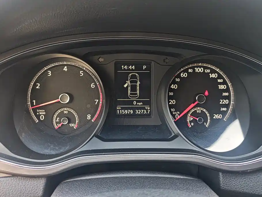 Volkswagen Passat 2017 — фото 14