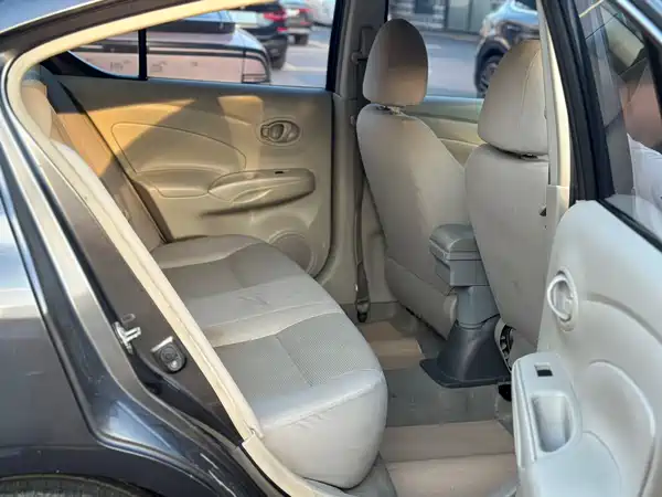 Nissan Sunny 2014