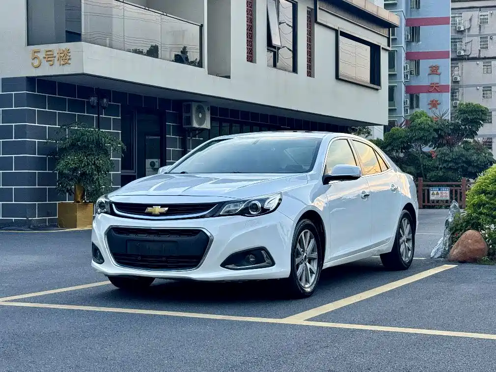 Chevrolet Malibu 2018 — фото 1