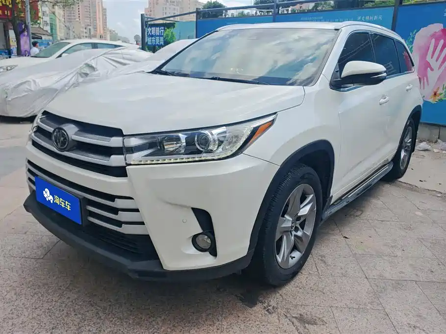 Toyota Highlander 2018 — фото 1