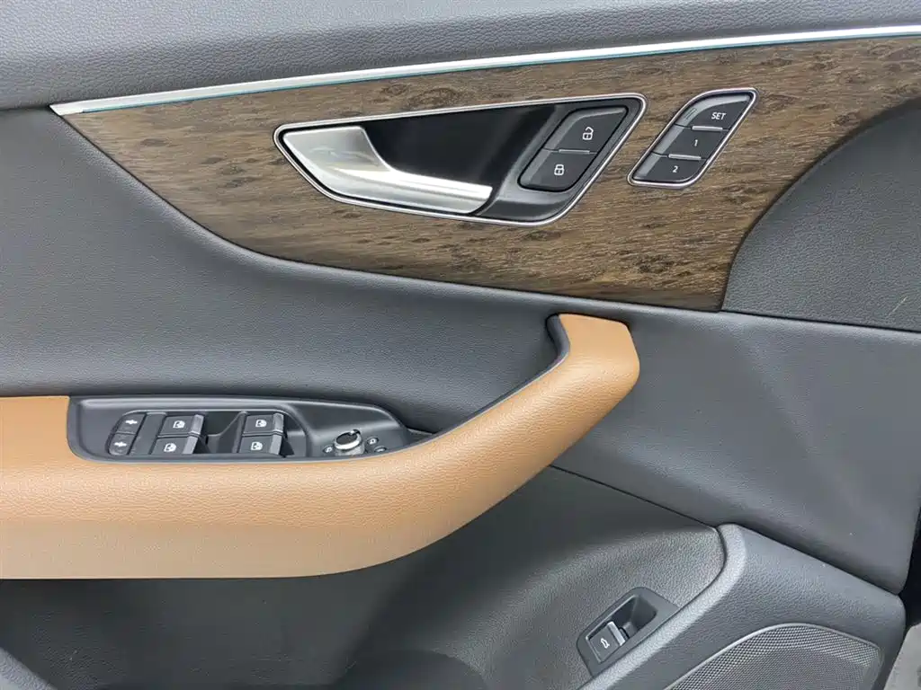 Audi Q7 2020 — фото 25
