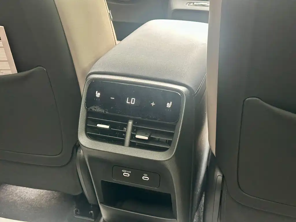 Volvo XC70 PHEV 2025 — фото 21